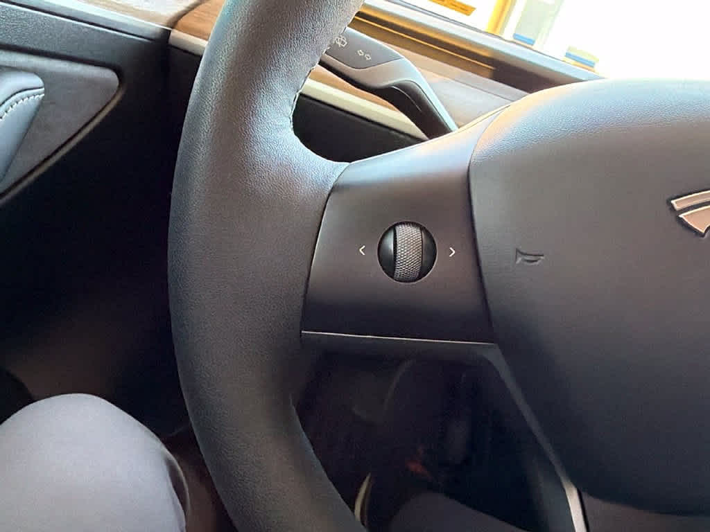 2024 Tesla Model Y Base