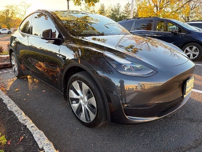 2024 Tesla Model Y Base