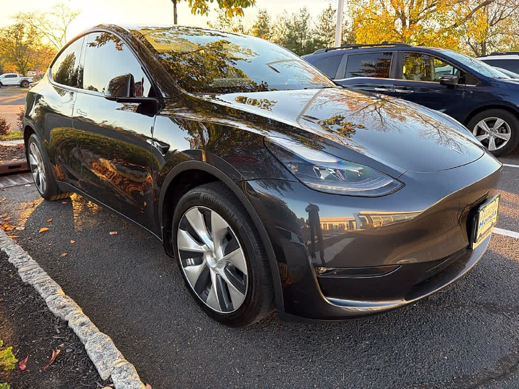 2024 Tesla Model Y Base