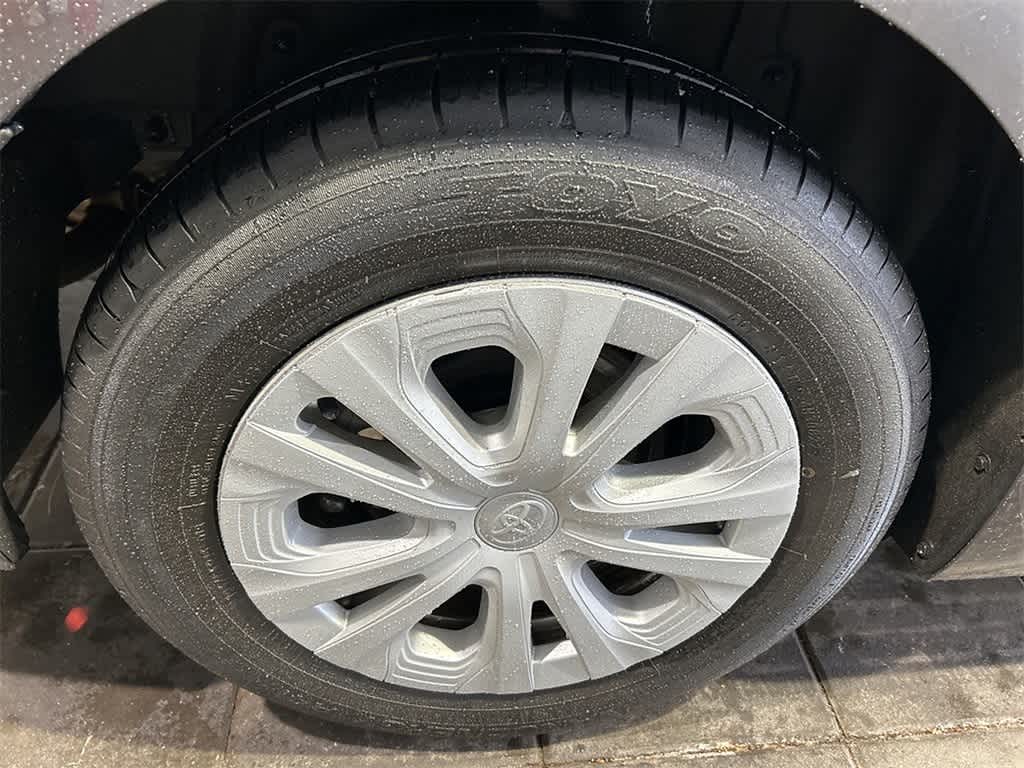 2022 Toyota Prius LE