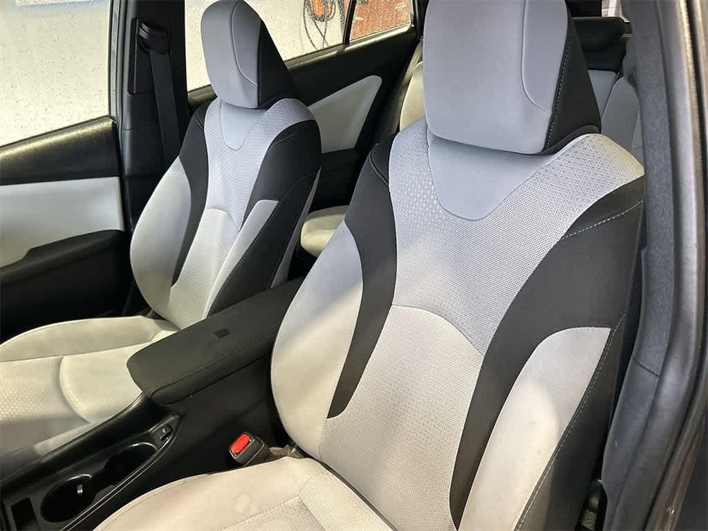 2022 Toyota Prius LE