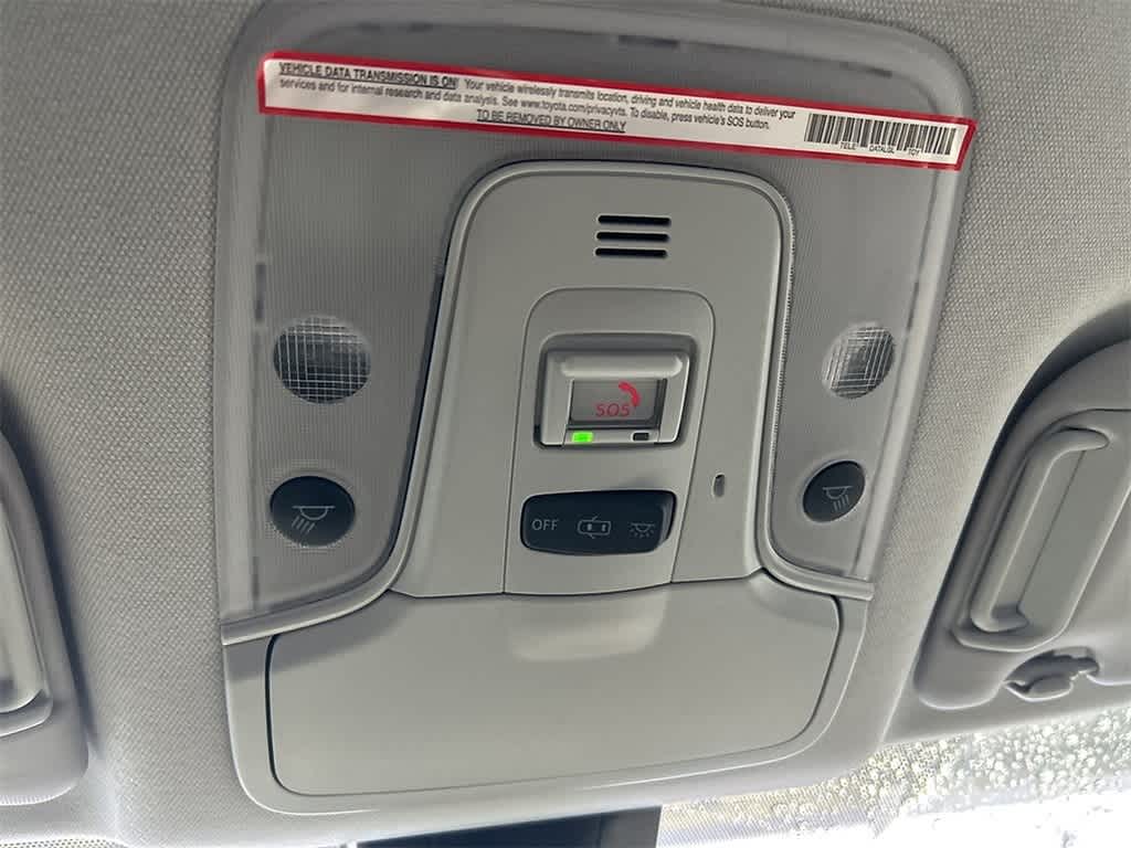 2022 Toyota Prius LE