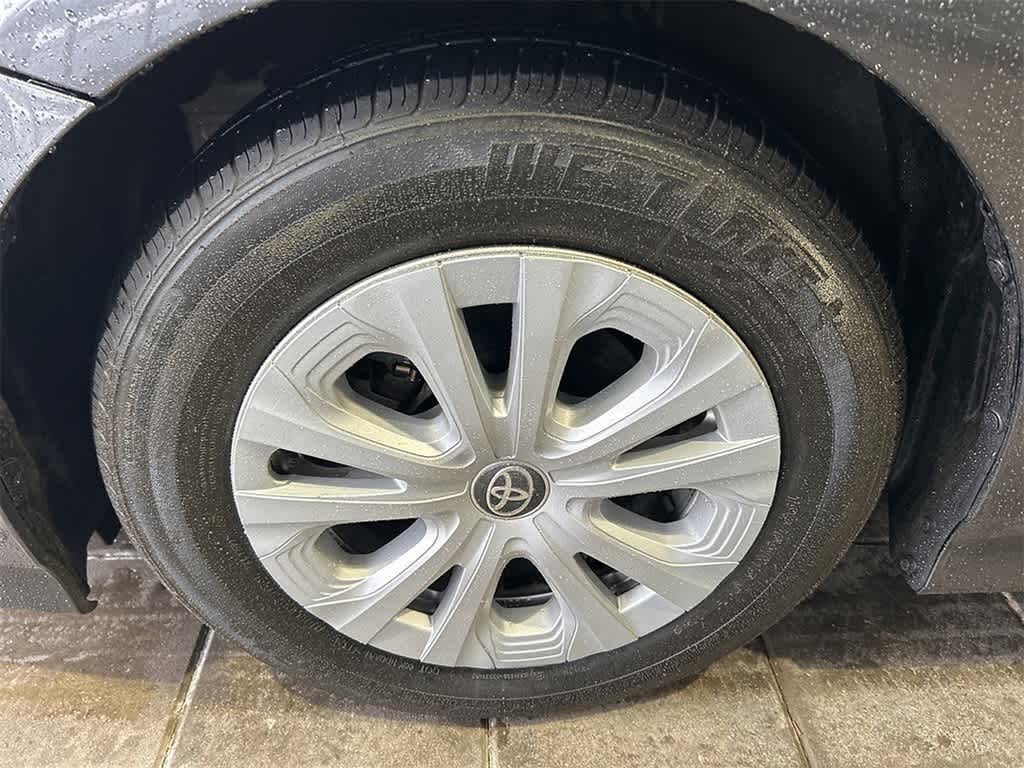 2022 Toyota Prius LE