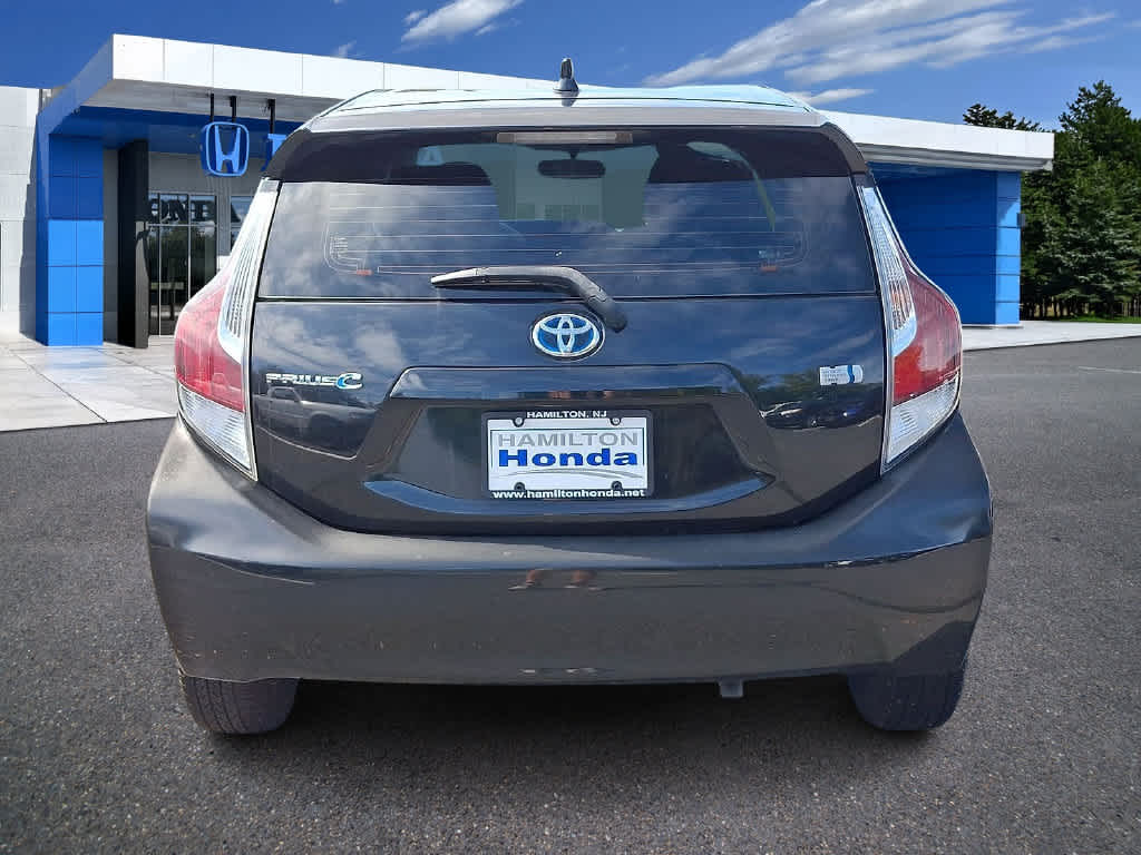 2016 Toyota Prius c Two