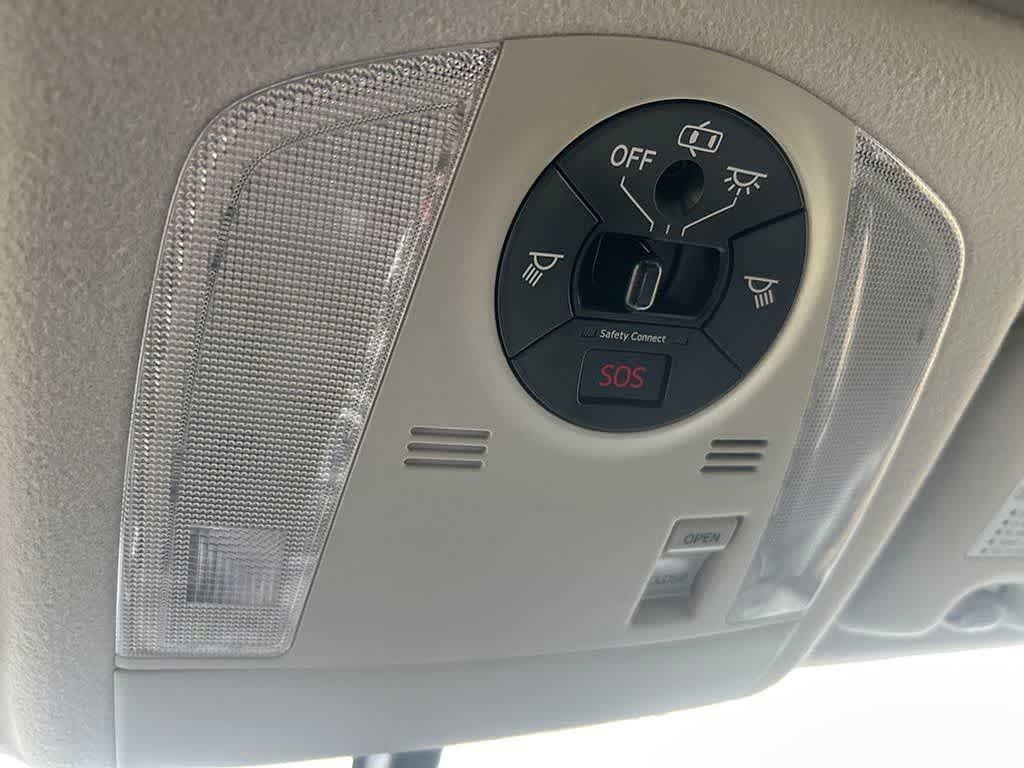 2013 Toyota Prius Four