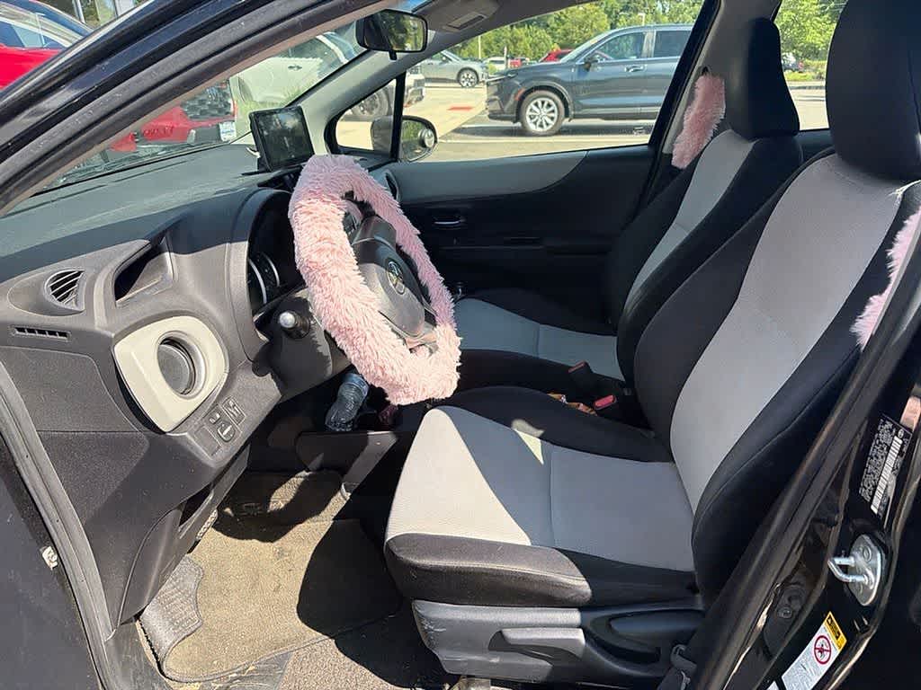 2013 Toyota Yaris LE