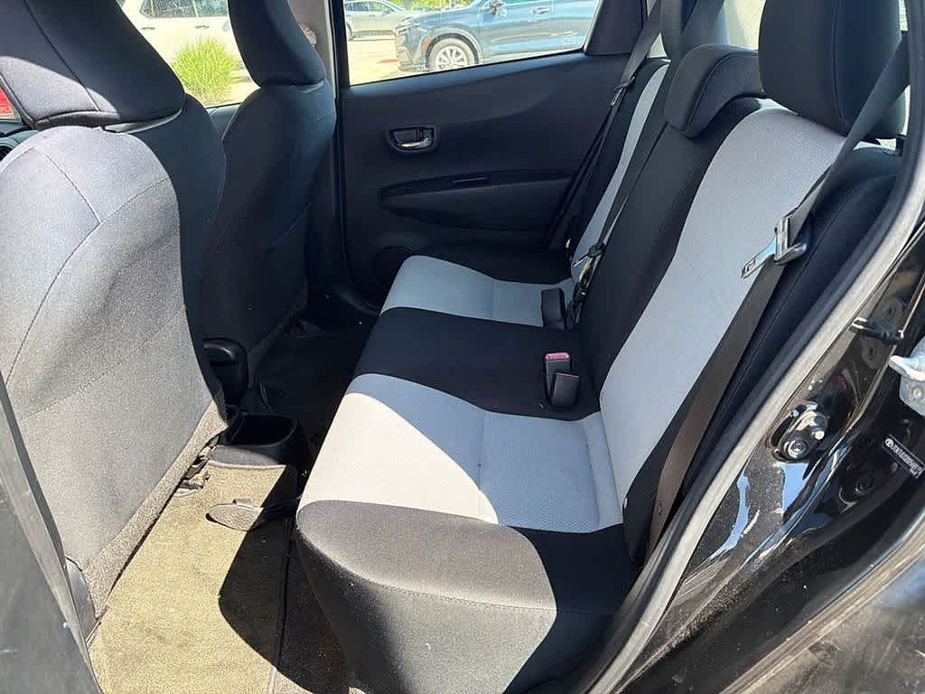 2013 Toyota Yaris LE