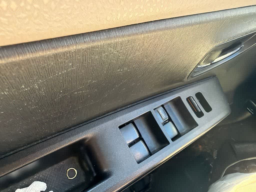 2013 Toyota Yaris LE