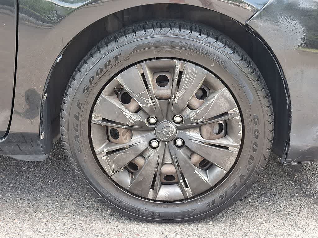 2013 Toyota Yaris LE