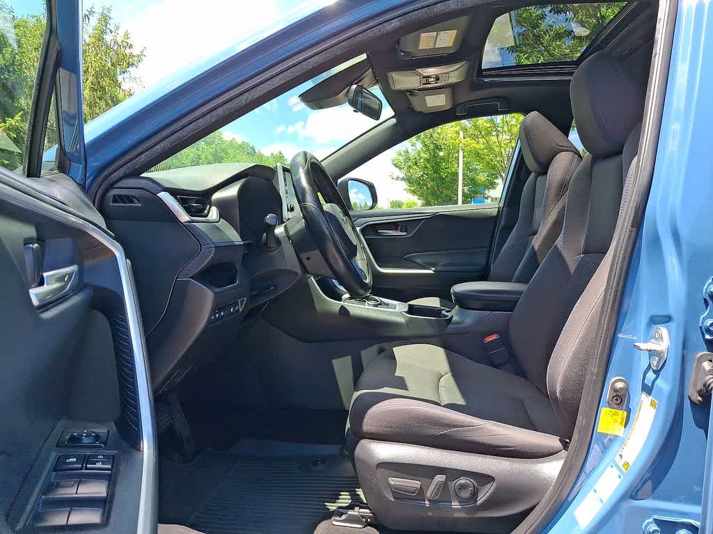 2022 Toyota RAV4 Hybrid SE
