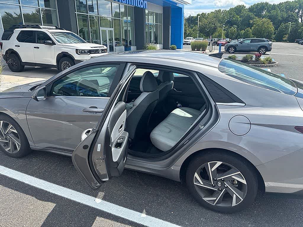 2025 Hyundai Elantra Limited