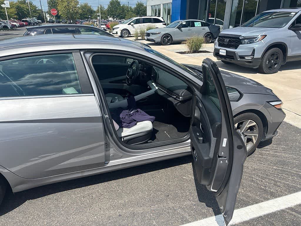 2025 Hyundai Elantra Limited
