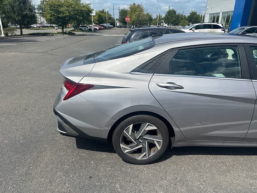 2025 Hyundai Elantra Limited