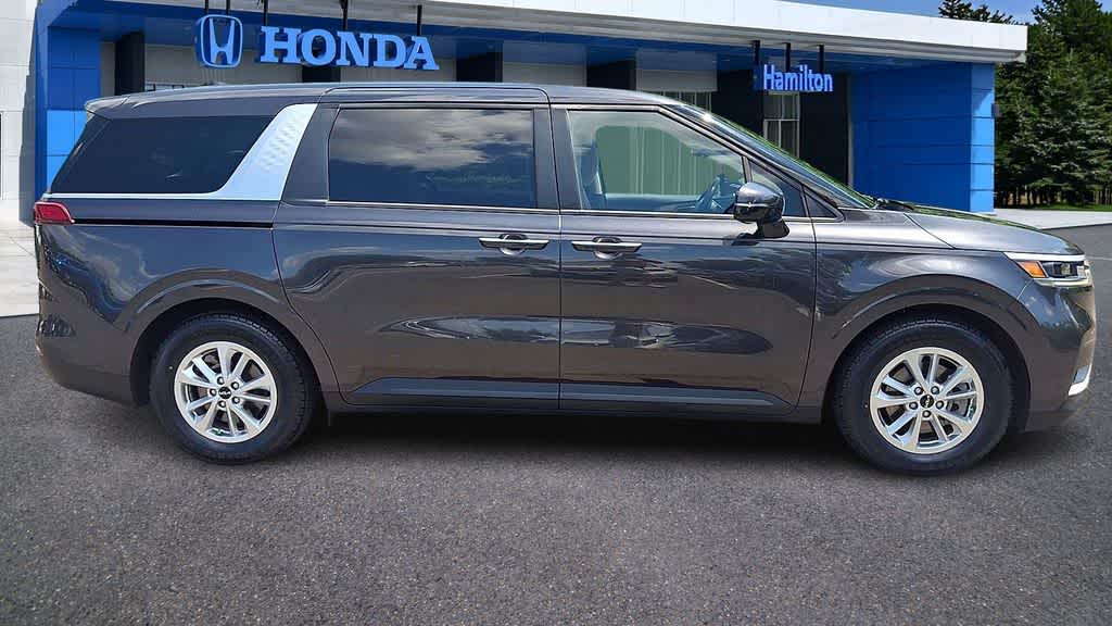 2022 Kia Carnival LXS
