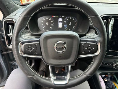 2021 Volvo XC40 R-Design
