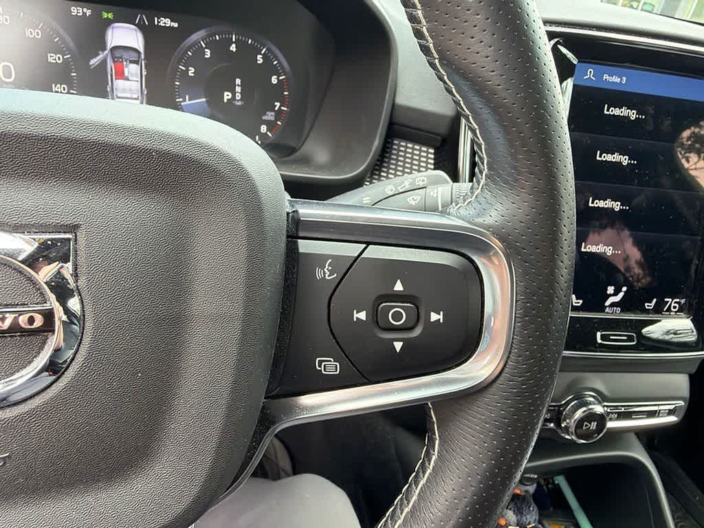 2021 Volvo XC40 R-Design