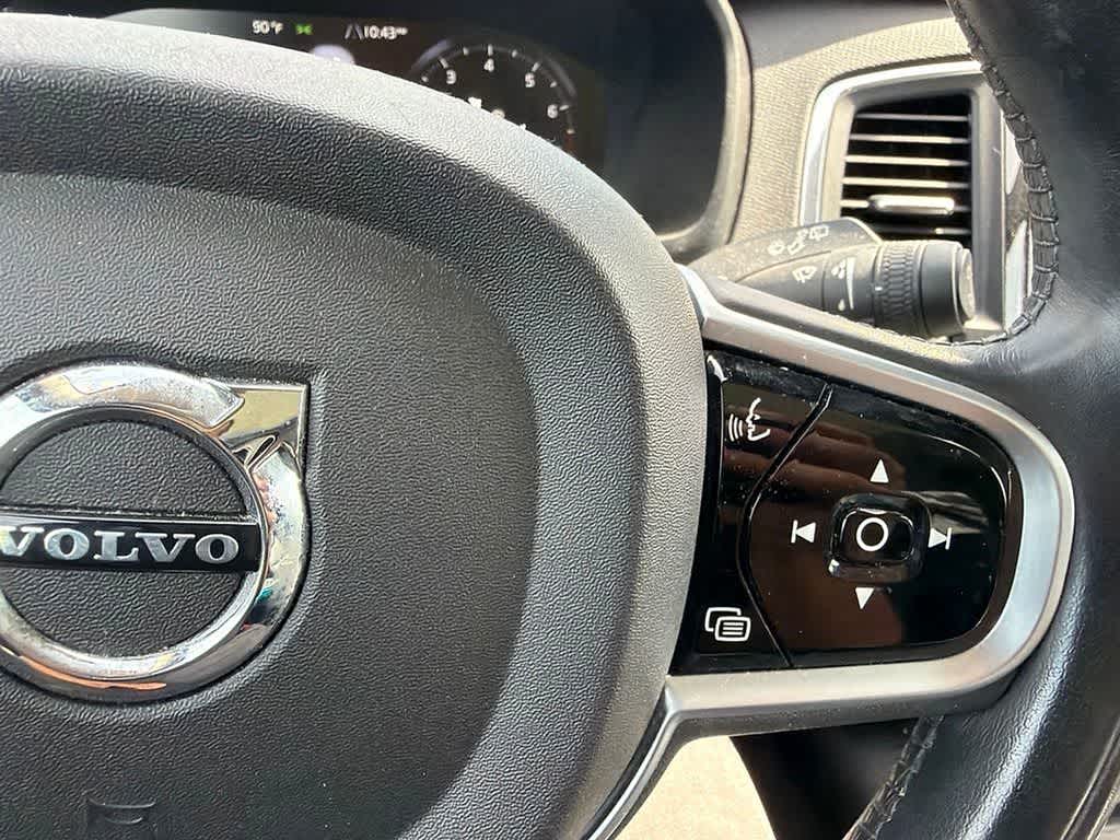 2020 Volvo XC90 Momentum